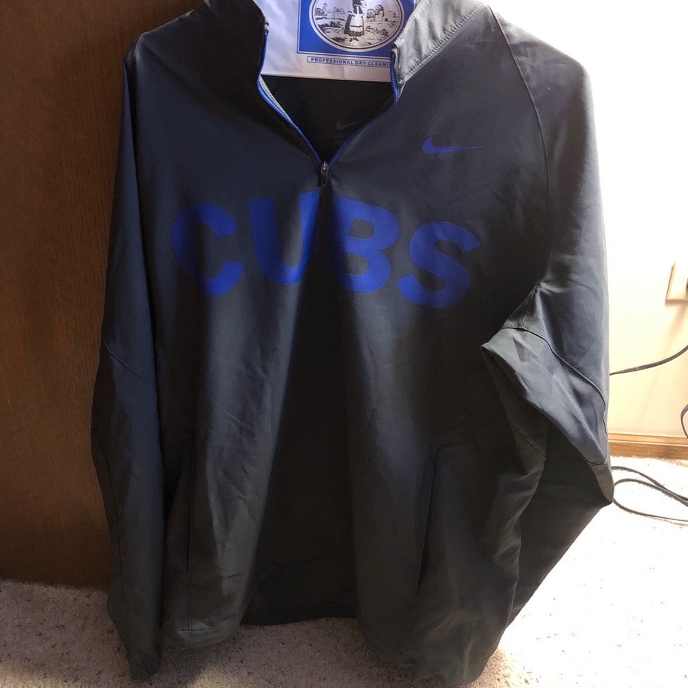 Men’s Medium Nike Cubs Pullover